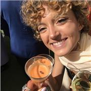 profesora de mate imparte clases a estudiantes de hasta 2do bach
